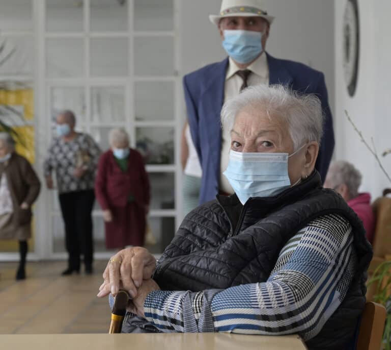 El Gobierno pacta con Bildu subir las pensiones no contributivas un 15%