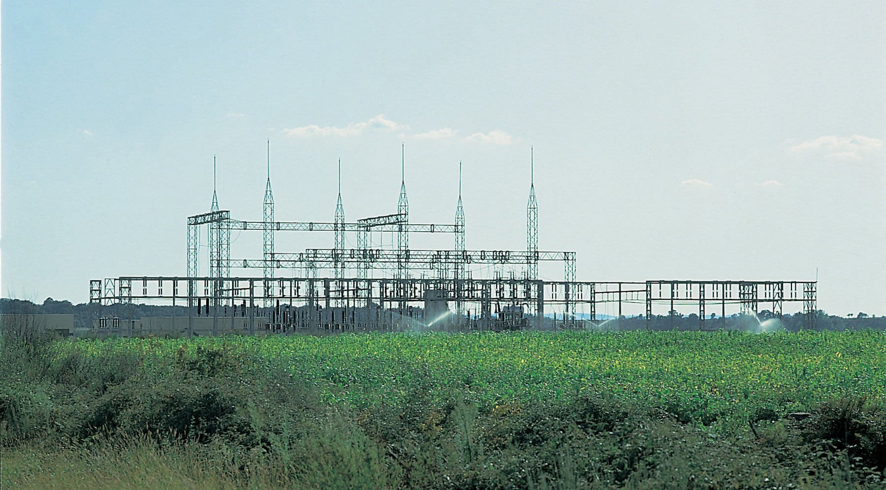 La digitalización también llega a la red eléctrica. Y está revolucionando uno de sus eslabones fundamentales, la subestación eléctrica, para hacer posible el objetivo de un sistema energético más sostenible