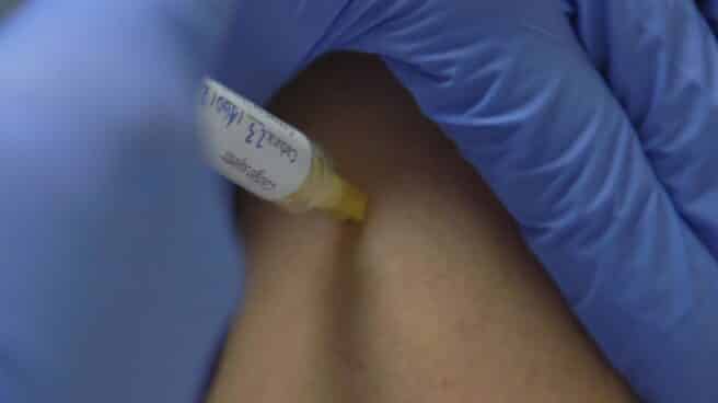 Coronavirus.- Inician el ensayo de la vacuna de Hipra con las primeras dosis en humanos Vacuna contra el Covid-19 desarrollada por la farmacéutica HIPRA.