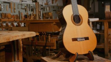 Las guitarras madrileñas que han tocado desde Paul McCartney hasta Paco de Lucía