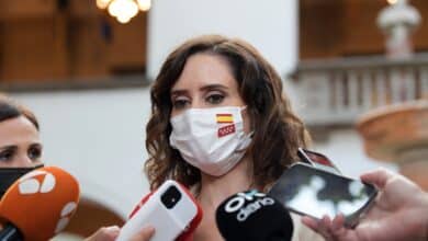 El PP cierra filas: Ayuso mostrará su "respaldo total" a Casado en Valencia