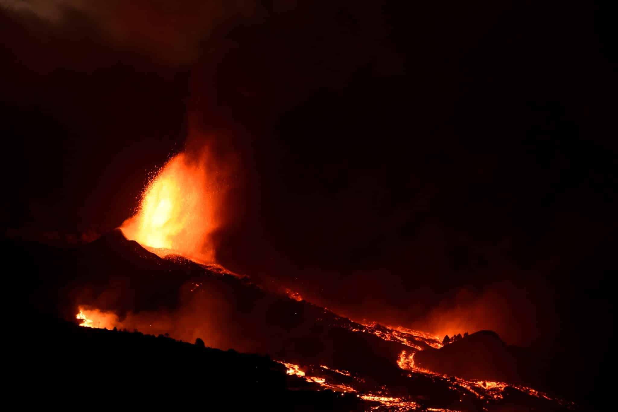 Una nueva boca eruptiva en El Paso obliga a la evacuación de la zona