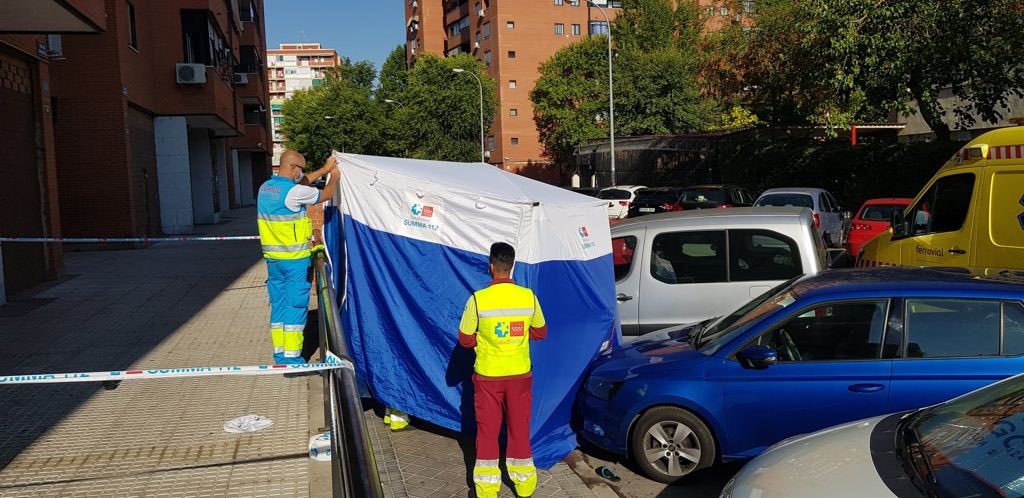 Muere una mujer tras caer de un 5º piso mientras limpiaba los cristales en Fuenlabrada