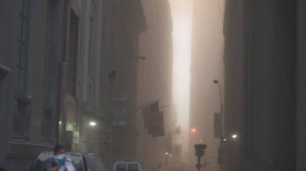 La zona cero de Nueva York, instantes después del derrumbe de las torres, en una fotografía de un empleado del Servicio Secreto de Estados Unidos