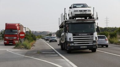 Vuelca un camión cisterna con 25.000 litros de sosa cáustica en la AP-7