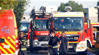 Arde una docena de chabolas en un incendio en una parcela de la colonia Marconi de Villaverde en Madrid