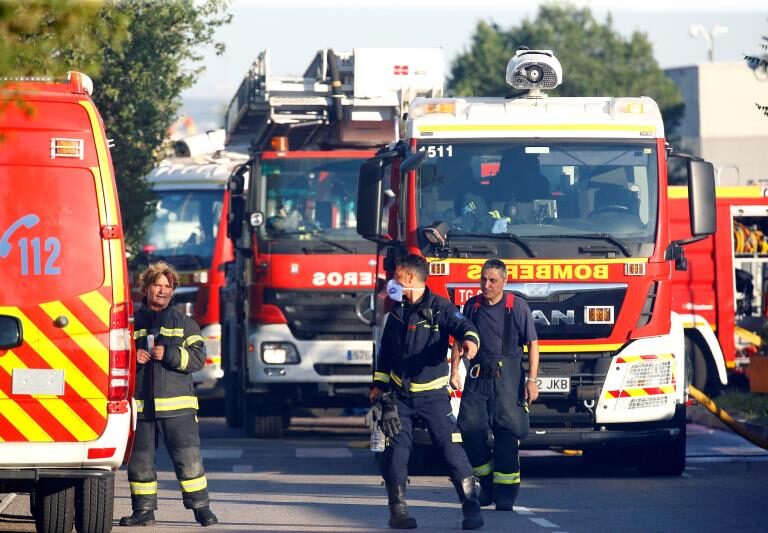 Tres personas intoxicadas por el humo de un incendio en una vivienda en Villaverde (Madrid)