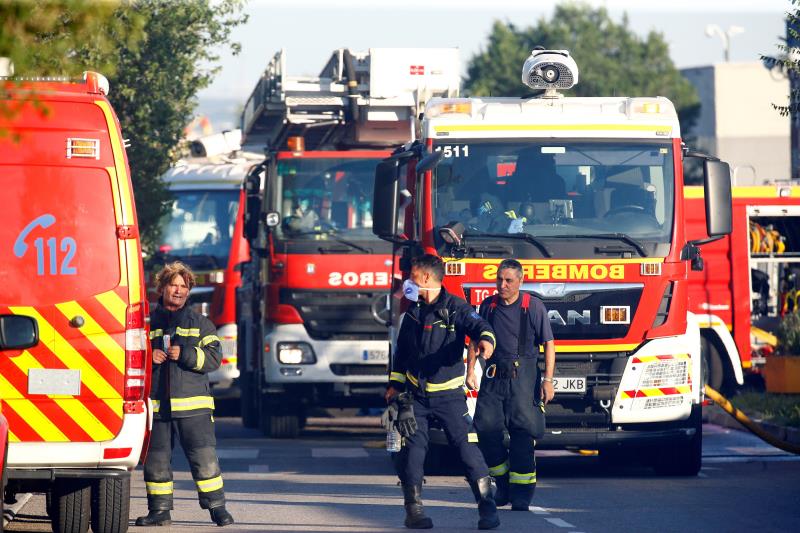 Tres personas intoxicadas por el humo de un incendio en una vivienda en Villaverde (Madrid)