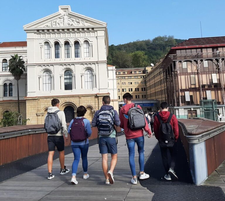 La memoria de los jóvenes sobre ETA: silencios, 'mitos' y  violencia 'normalizada'