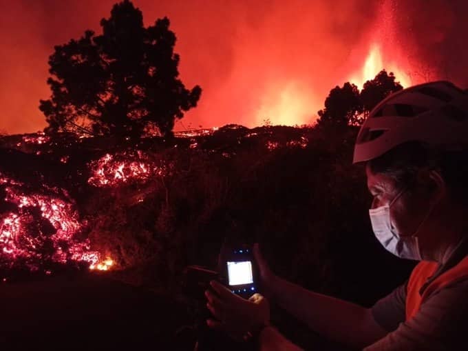 Colas de lava en el volcán de La Palma.