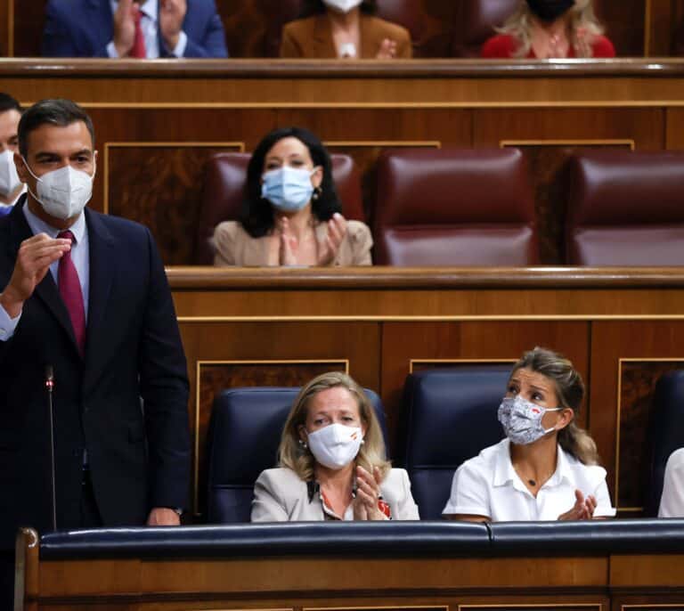 El PSOE dobla su ventaja sobre el PP en plena crisis por la subida de la luz
