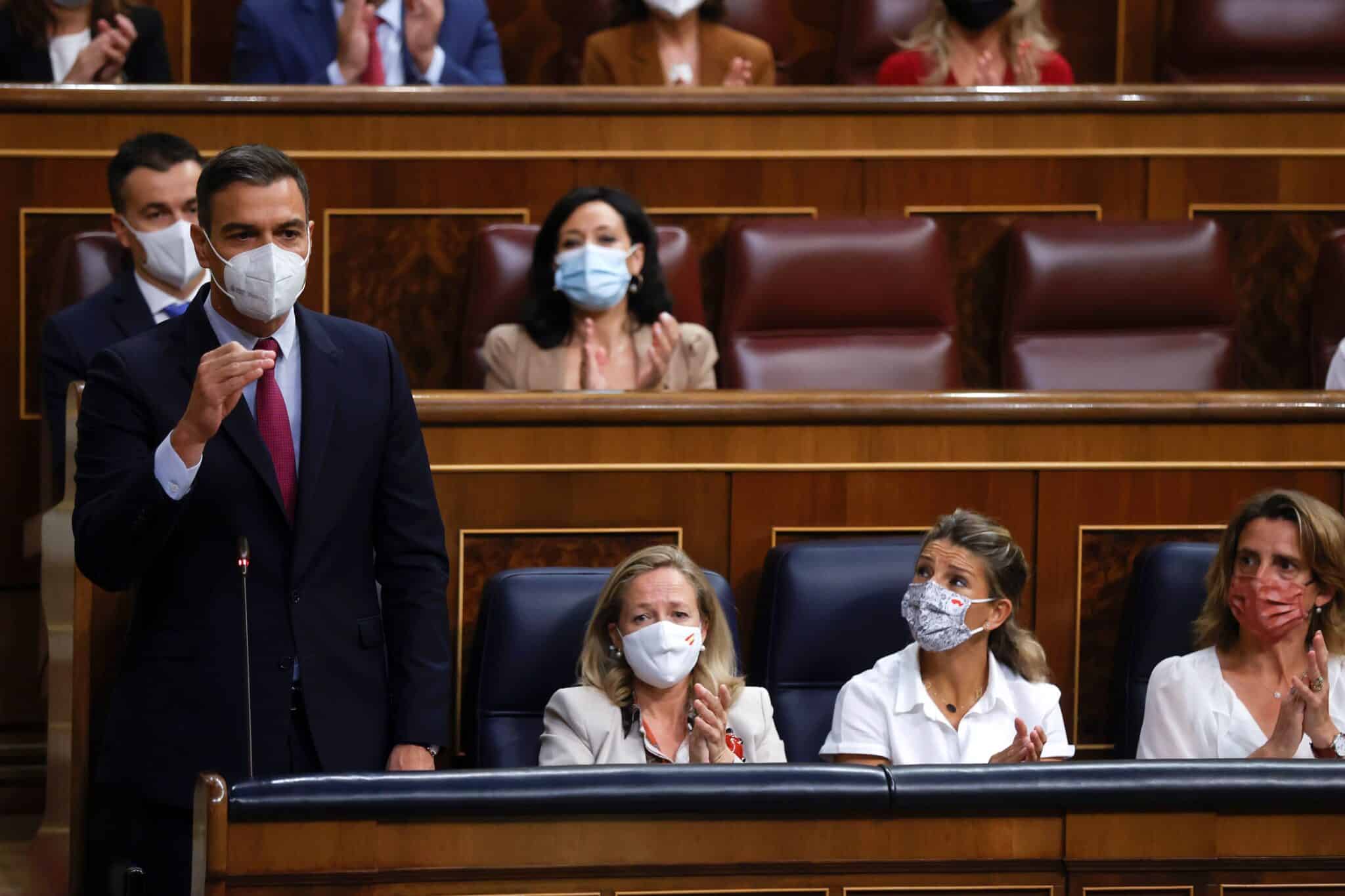 Sánchez, junto a Calviño, Díaz y Ribera.