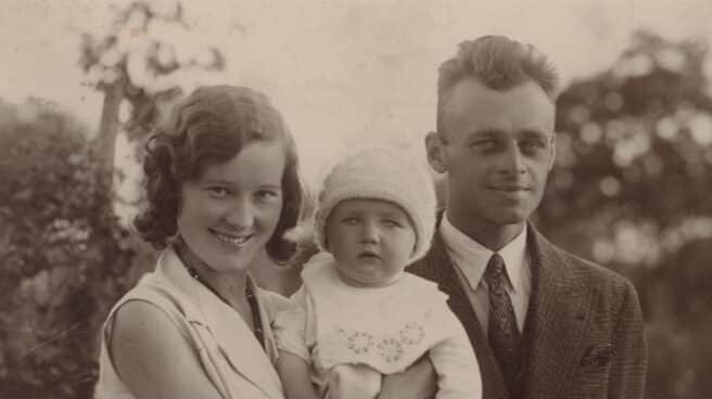 4-fot02-Ostrow-1932_33Cropped Witold Pilecki, junto a su mujer Maria Ostrowska, y su hijo Andrzej