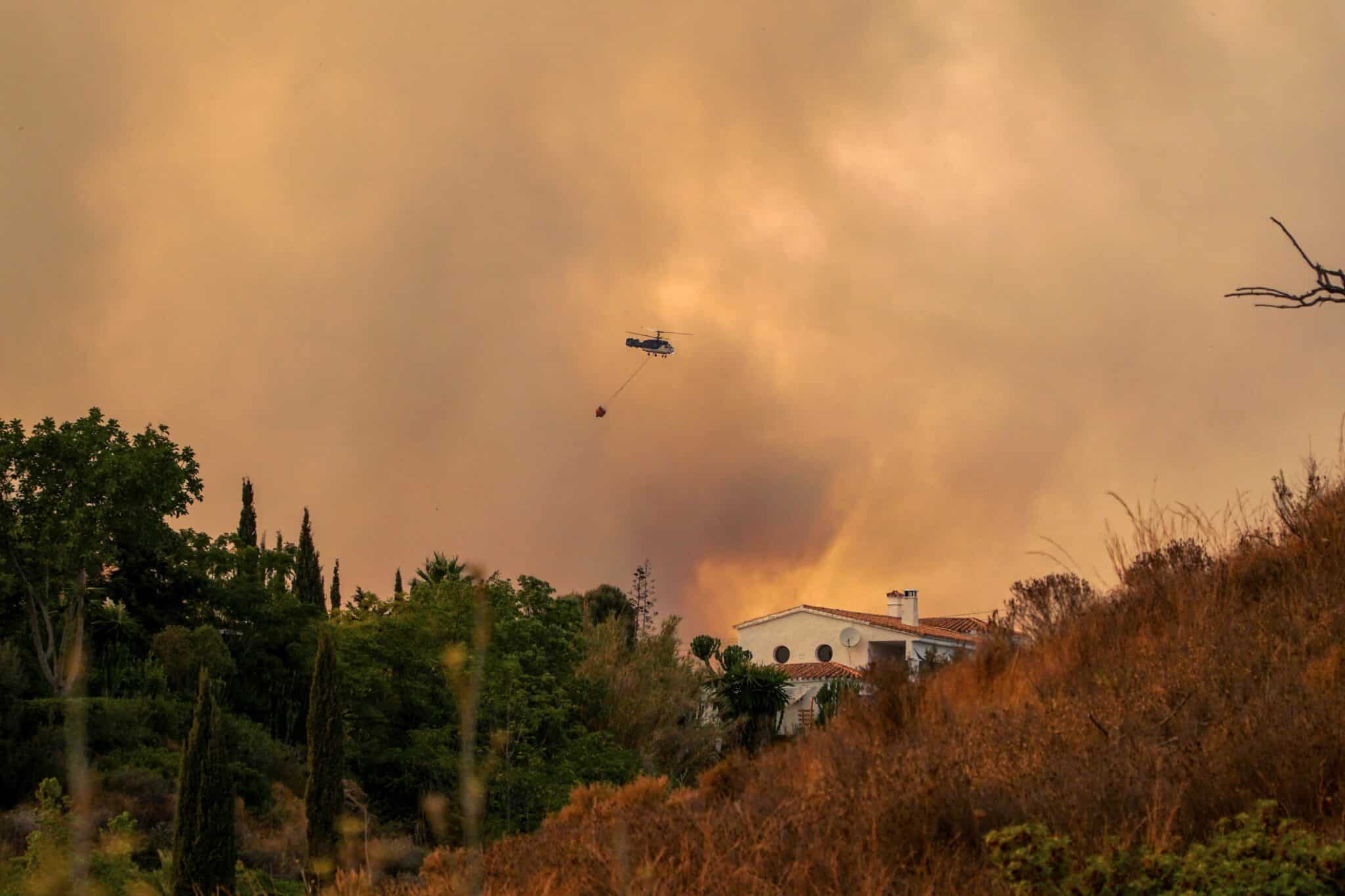 El fuego en Sierra Bermeja afecta ya a 3.600 hectáreas