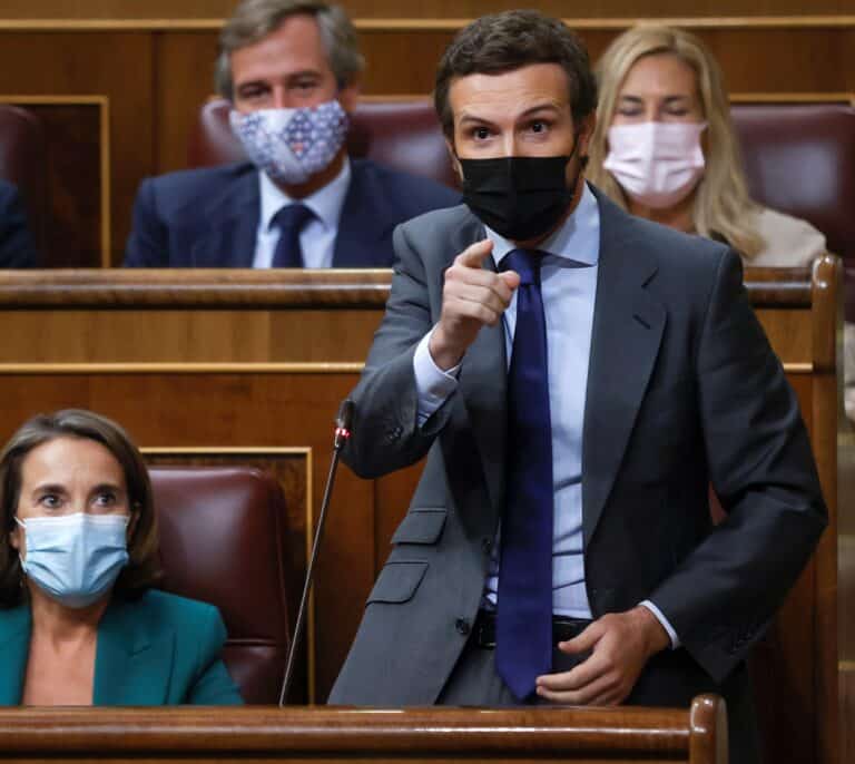 Casado denuncia la "hipocresía" de Sánchez en el congreso del PSOE: "Ahora se cree socialdemócrata"