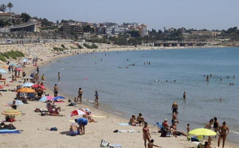 Fallece ahogada una mujer en la playa del Miracle de Tarragona
