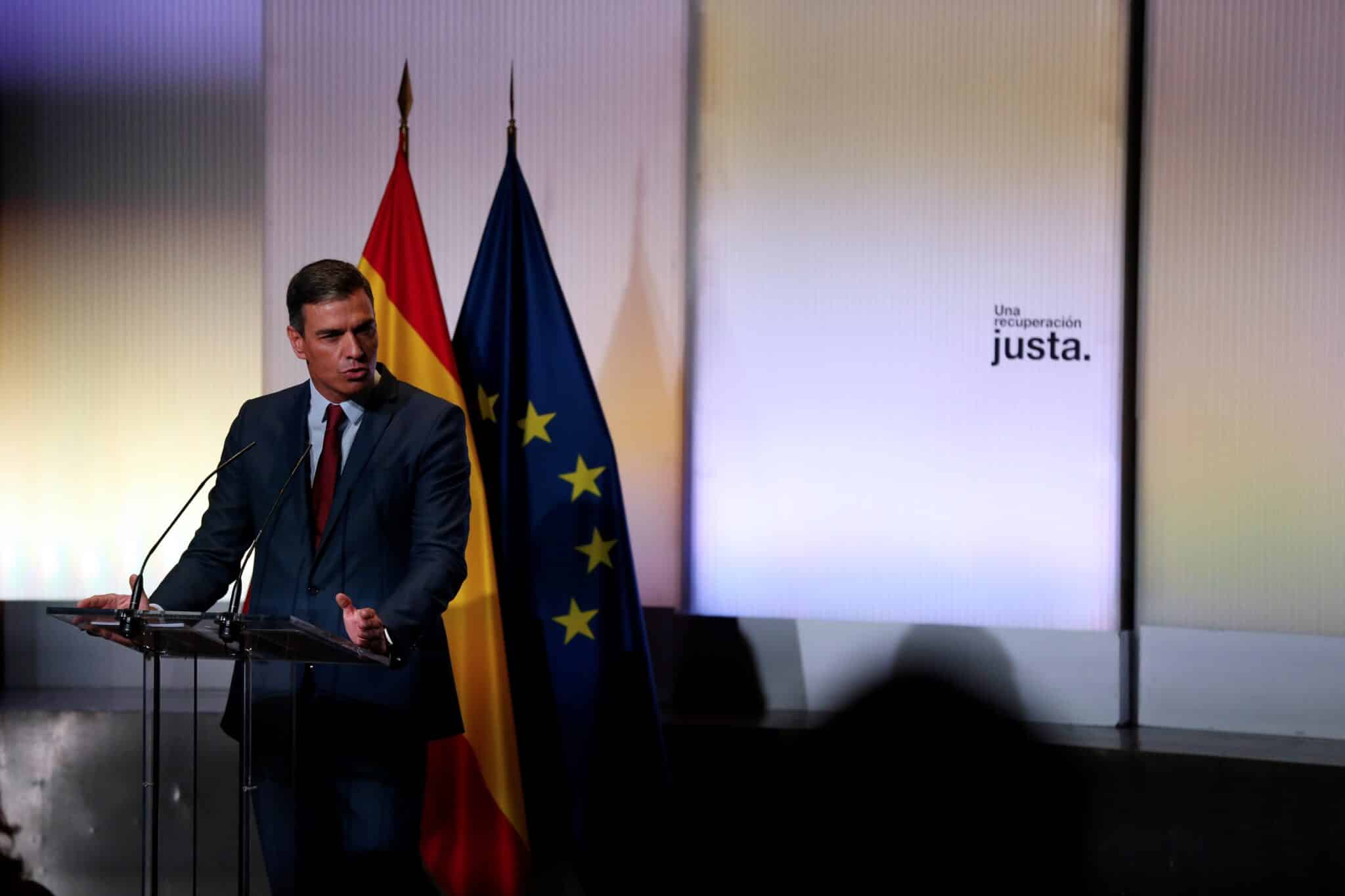 El presidente del Gobierno, Pedro Sánchez, durante un acto con buena parte de su gabinete