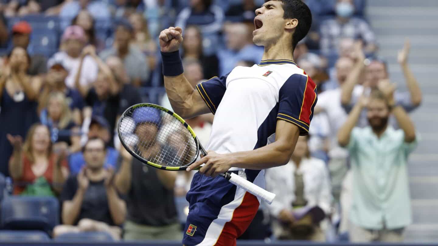 El tenista español Carlos Alcaraz celebra un punto en el US Open