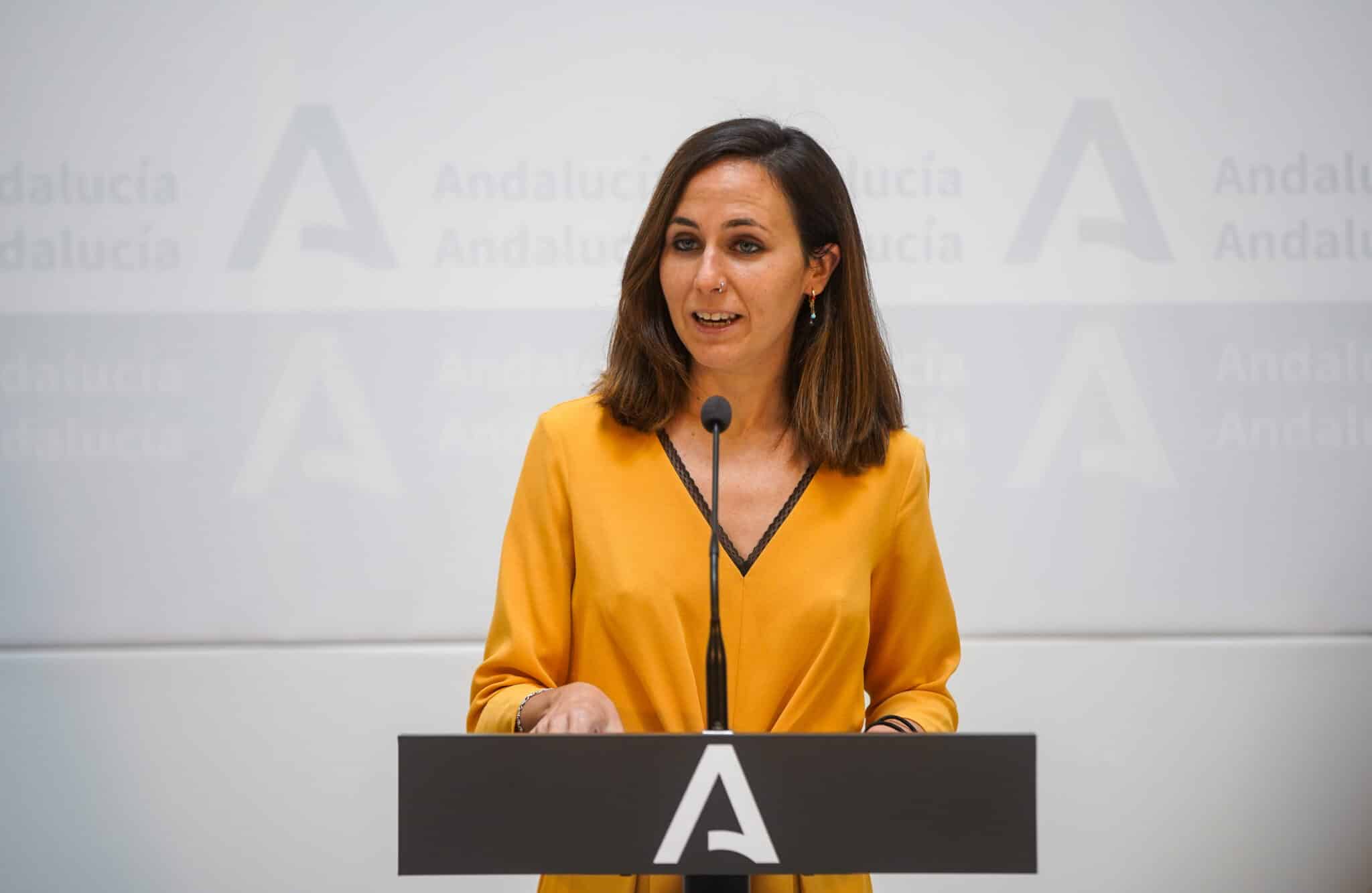La ministra de Derechos Sociales y Agenda 2030, Ione Belarra, en el Palacio de San Telmo de Sevilla.