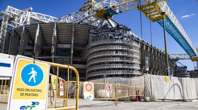 Más acero que la Torre Eiffel y otros datos curiosos de la obra del Santiago Bernabéu