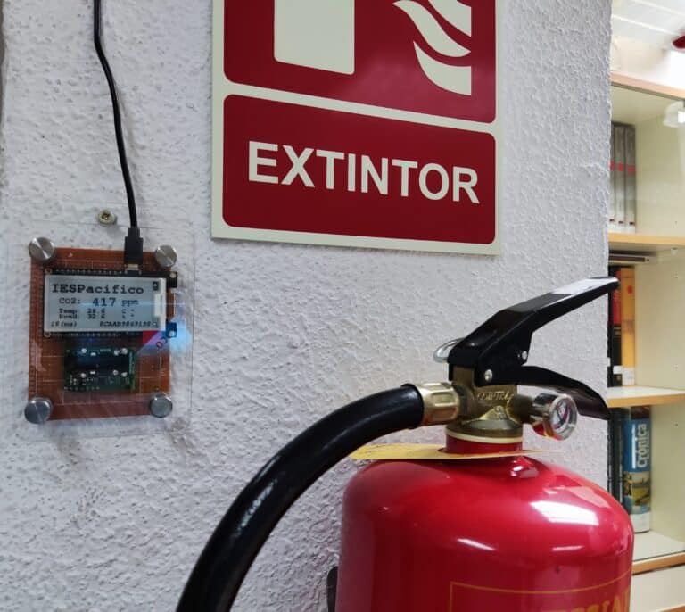 Un instituto de Madrid hace sus medidores de CO2 y comparte los datos en vivo
