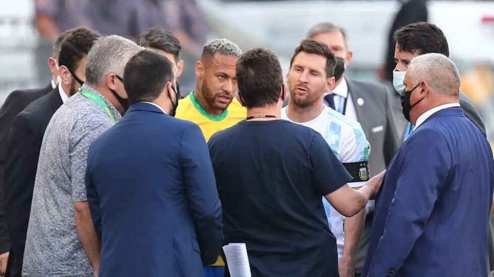 Neymar y Messi hablan con funcionarios de salud brasileños tras la suspensión del Brasil-Argentina