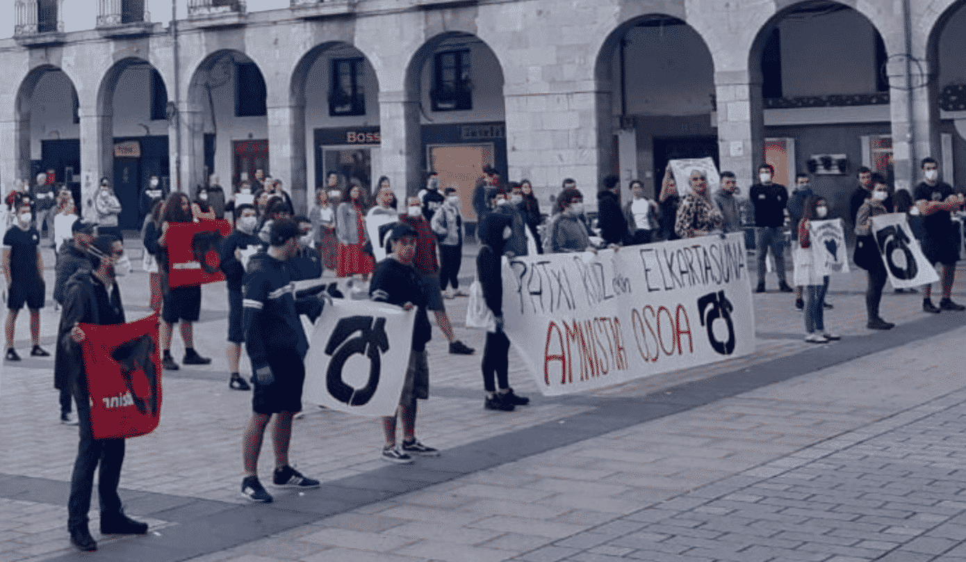 Manifestación por la excarcelación de Patxi Ruiz en Mondragón.