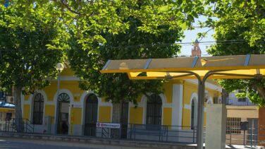 Una ciclista muere atropellada por el metro en Valencia