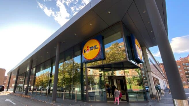 Imagen del acceso a un supermercado Lidl. Imagen del acceso a un supermercado Lidl.