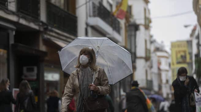 La lluvia llegará el fin de semana tras "más de un mes que no cae una sola gota" Lluvia en Sevilla.