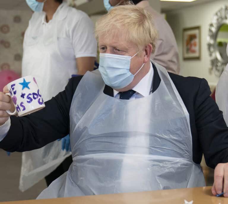 Boris Johnson subirá impuestos para aumentar el gasto sanitario