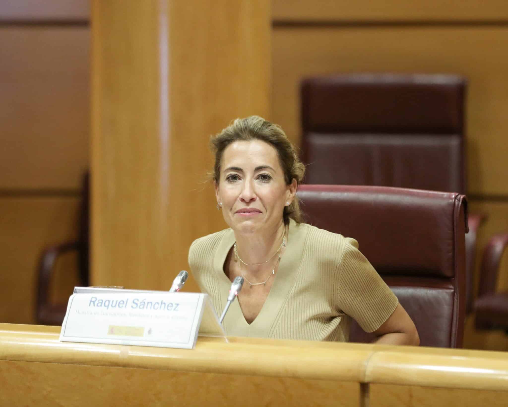 El Gobierno descarta retomar la ampliación del Prat en esta legislatura: "Es una oportunidad perdida"