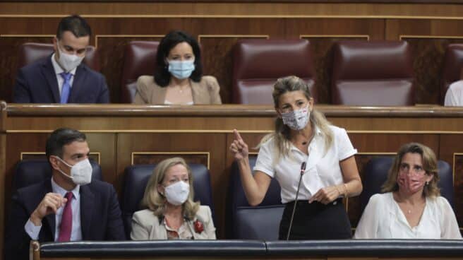 La vicepresidenta segunda y ministra de Trabajo, Yolanda Díaz, en la última sesión de control al Gobierno