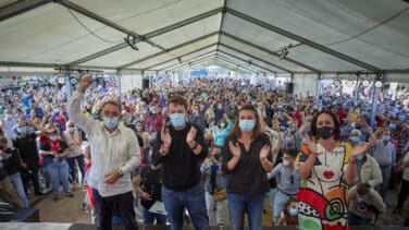 Fiesta del PCE con zapatones y seguratas