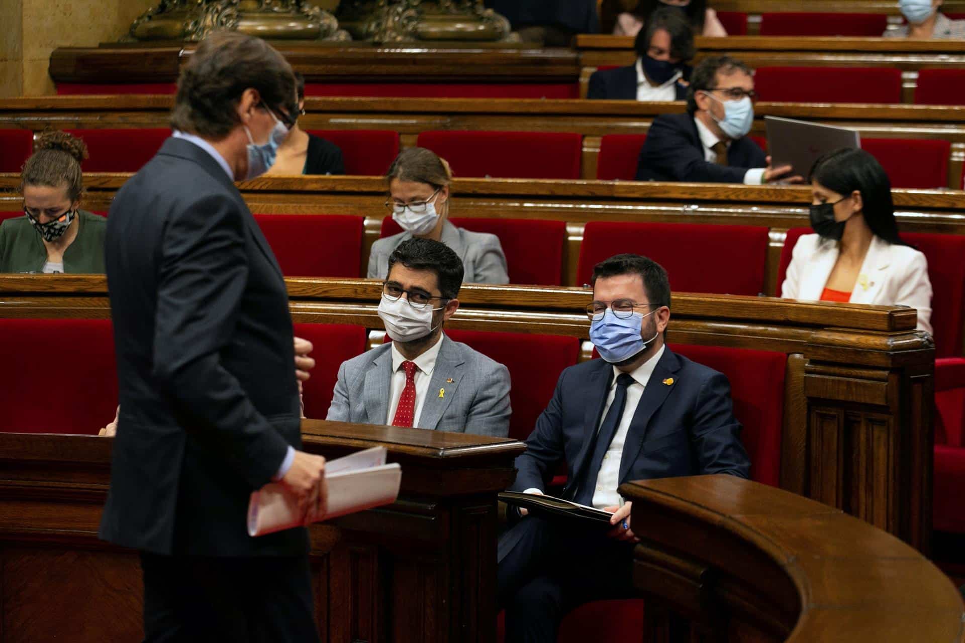 Illa se ofrece a Aragonés para aprobar los presupuestos catalanes sin la CUP