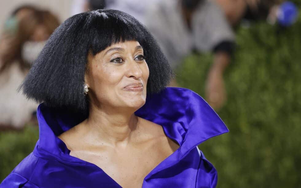 La actriz Tracee Ellis Ross vistió un modelo de Balenciaga con el que quiso rendir homenaje a su madre Diana Ross