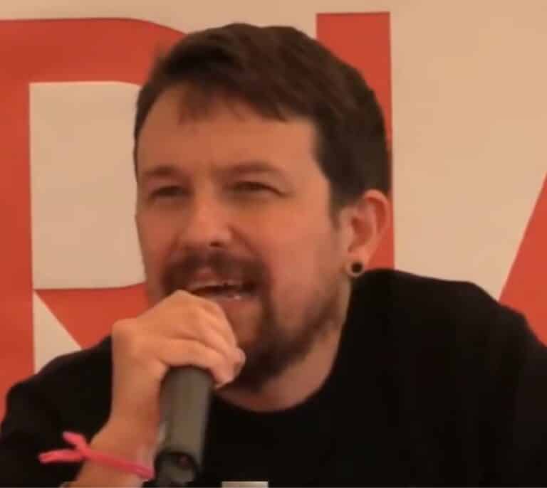 Interrumpen el discurso de Pablo Iglesias en la fiesta del Partido Comunista a grito de "¡Dónde está el progreso!"