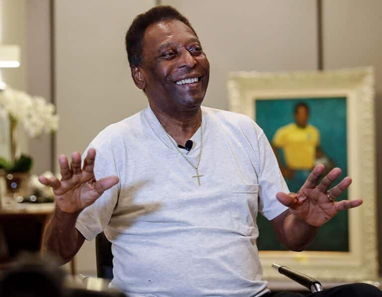 Pelé, ingresado en Brasil con un cuadro de hinchazón e insuficiencia cardiaca