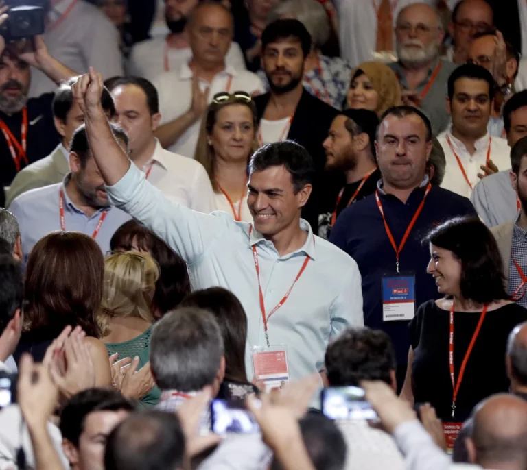 El PSOE esconderá el debate República-Monarquía en su congreso federal