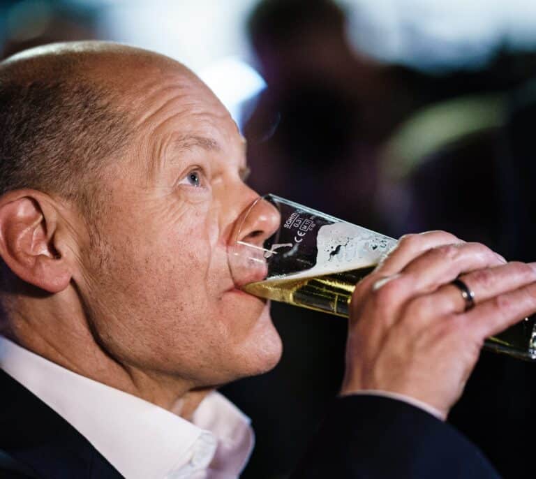 El vicecanciller Scholz sobrevive al ataque del rival conservador en el segundo debate