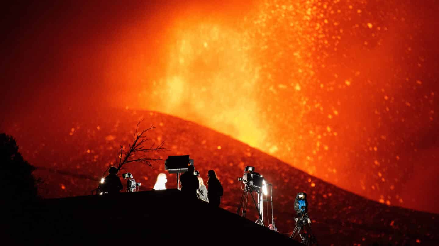 El volcán de La Palma muestra fases más explosivas tras seis días de erupción