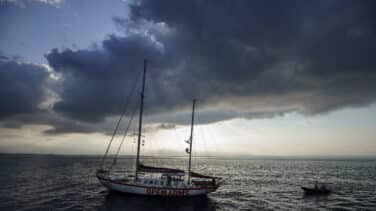 A bordo del Astral: "En menos de un mes veremos la llegada de afganos al Mediterráneo"