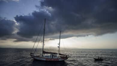 A bordo del Astral: "En menos de un mes veremos la llegada de afganos al Mediterráneo"