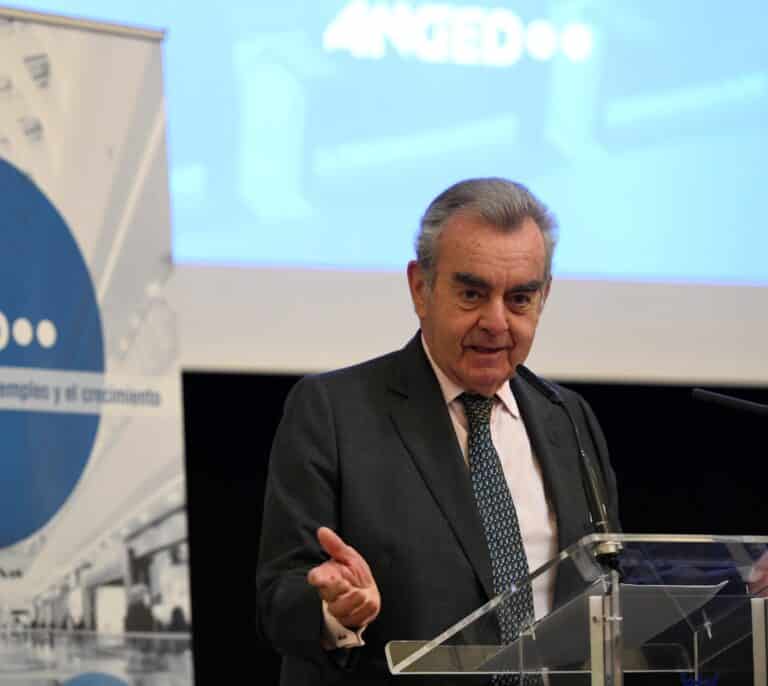 La patronal de El Corte Inglés y Carrefour exige "realismo" en la reforma de los contratos que prepara el Gobierno