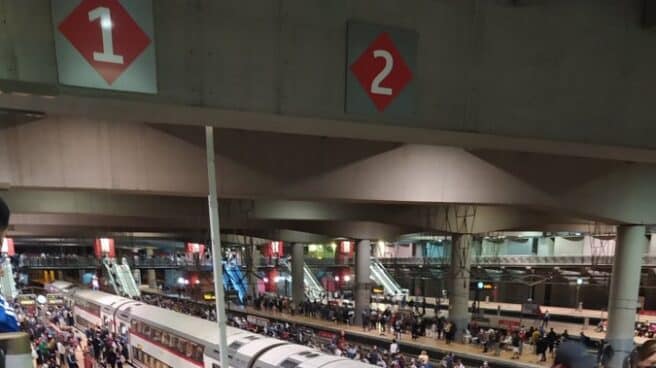 Aglomeraciones en la estación de Atocha por la huelga en Renfe.a Aglomeraciones en la estación de Atocha por la huelga en Renfe.a