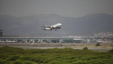 El Prat se hunde ante Zaragoza y Barajas en el transporte de carga aérea