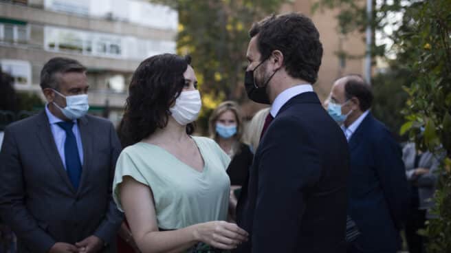 La presidenta de la Comunidad de Madrid, Isabel Díaz Ayuso y el líder del PP, Pablo Casado.