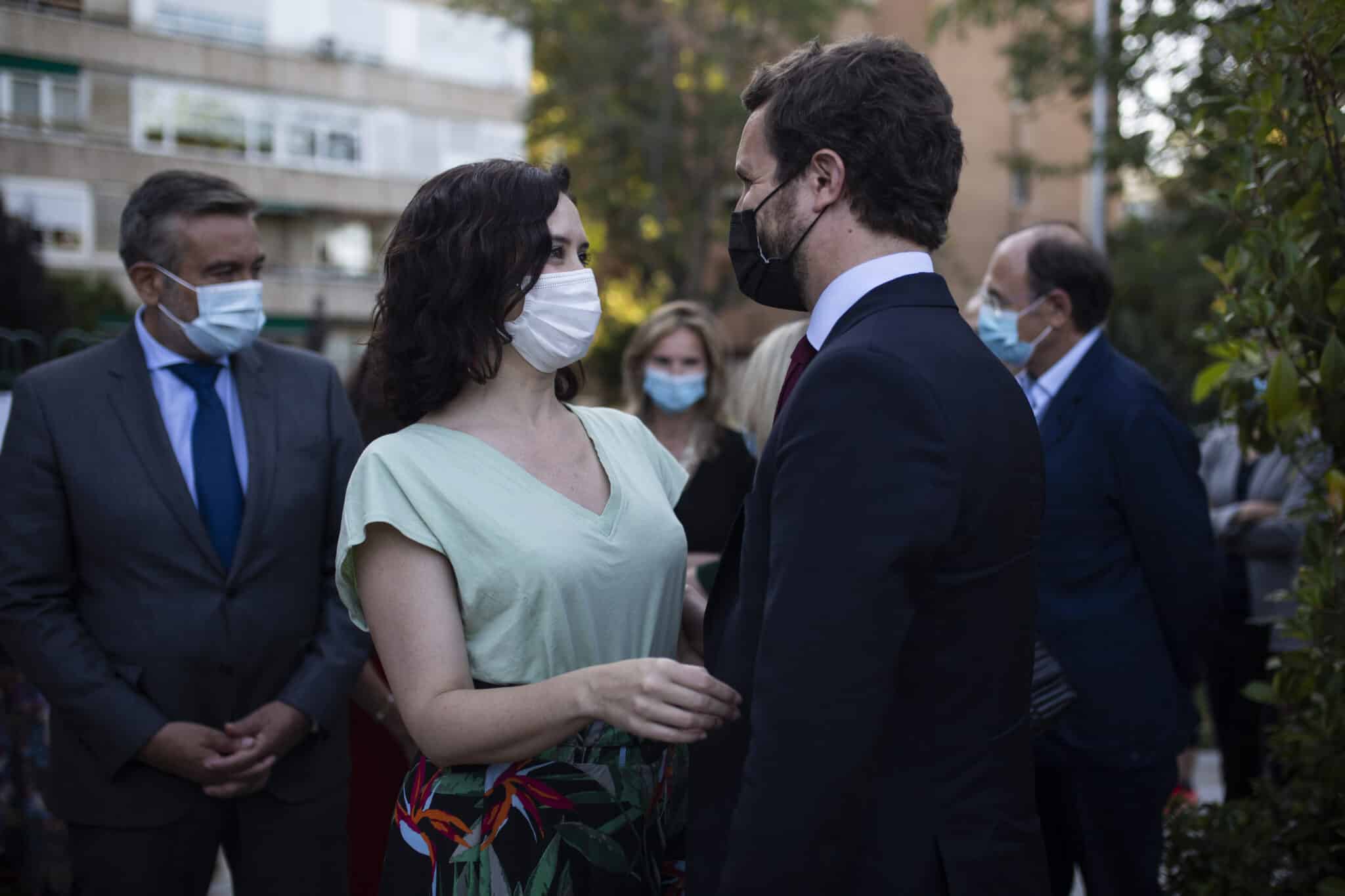 La presidenta de la Comunidad de Madrid, Isabel Díaz Ayuso y el líder del PP, Pablo Casado.