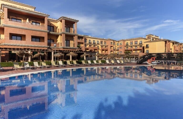 Los hoteles capean el 'bajón' de septiembre con una campaña de descuentos en las reservas
