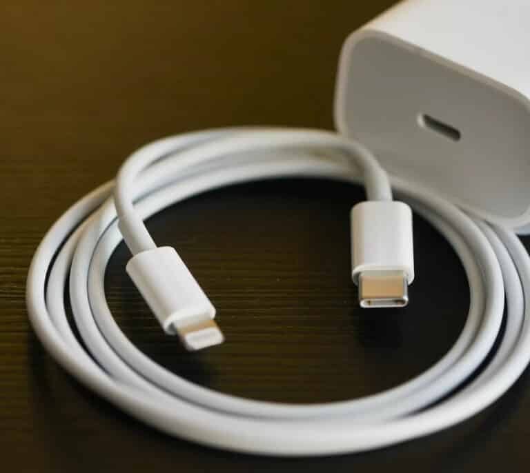 Europa exigirá el cargador único en móviles, tabletas y auriculares a partir de otoño de 2024